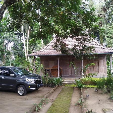 Hotel Omah Kayu Jagalan Magelang Esterno foto