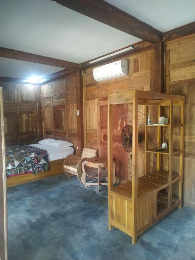 Hotel Omah Kayu Jagalan Magelang Esterno foto