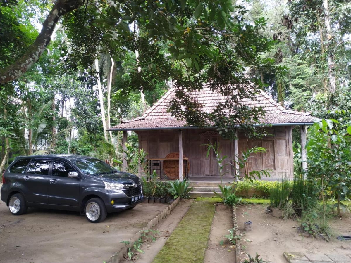 Hotel Omah Kayu Jagalan Magelang Esterno foto
