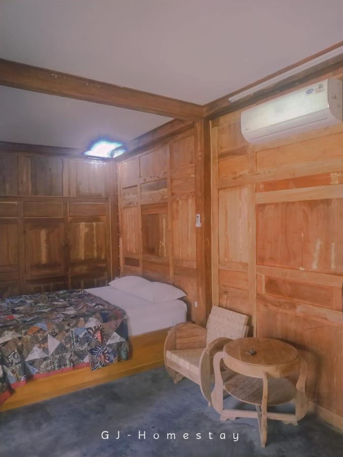 Hotel Omah Kayu Jagalan Magelang Esterno foto