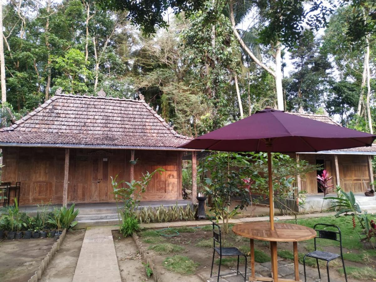 Hotel Omah Kayu Jagalan Magelang Esterno foto